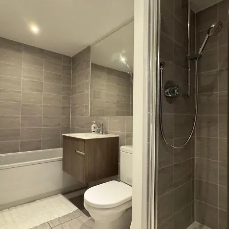 Luxury 2 Bedroom - Balcony - Parking - Netflix 97m * Birmingham
