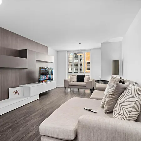 Apartment Luxury 2 Bedroom - Balcony - Parking - Netflix 97m *